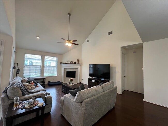 Building Photo - 255 Fort Cobb Way