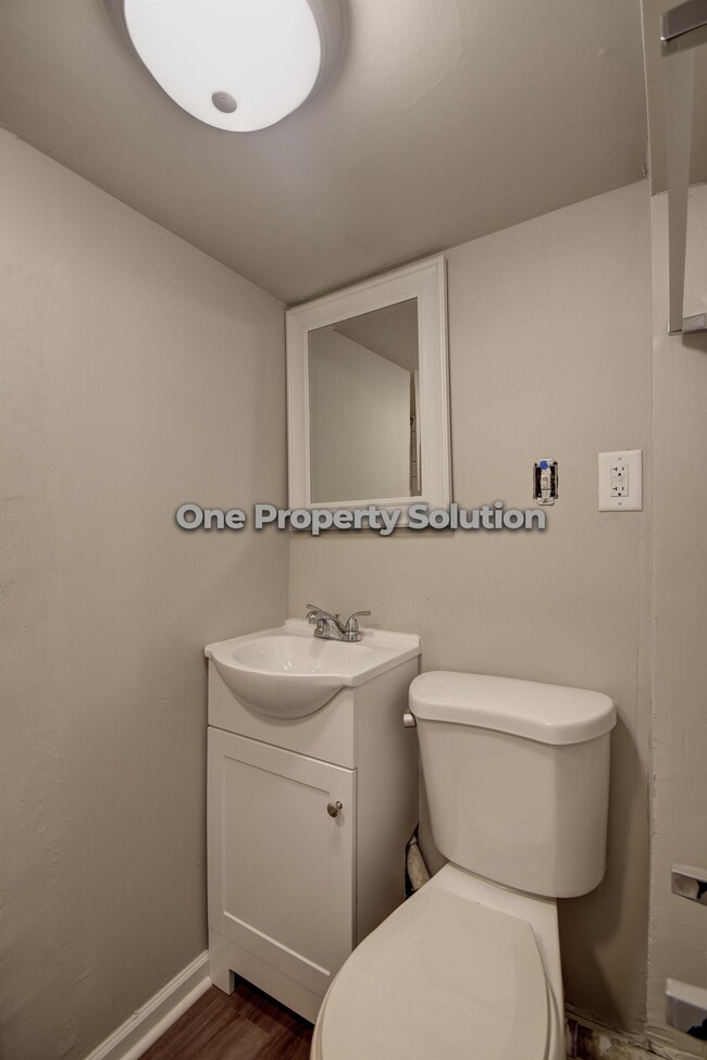 Foto del edificio - 2383 Industrial Blvd
