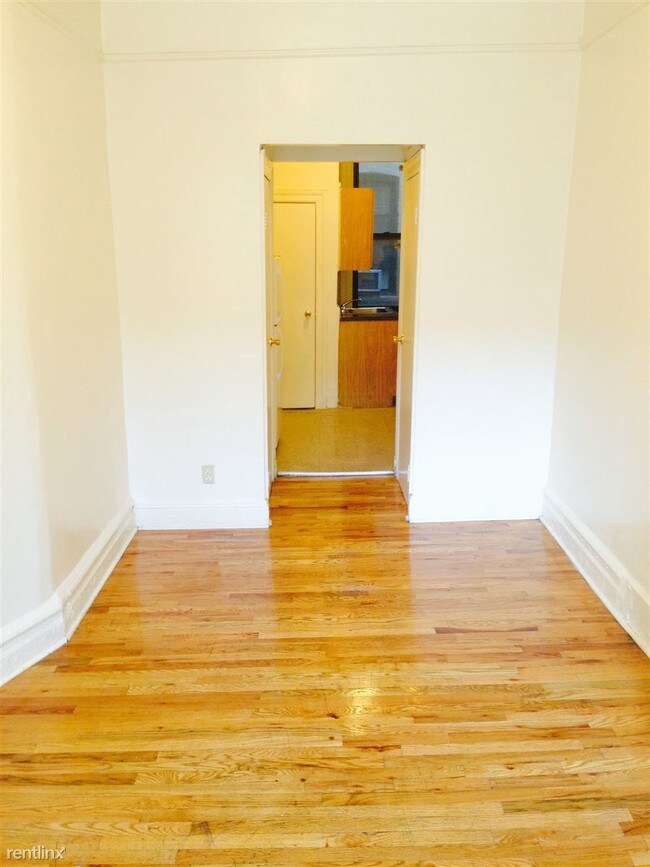 Building Photo - 869 Saint Johns Pl