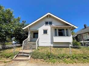 Building Photo - 903 NE Prescott St