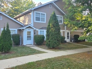 Building Photo - 400 N Cambridge Dr