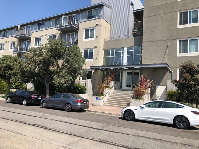 Construido en 2005 - 3090 Glascock St