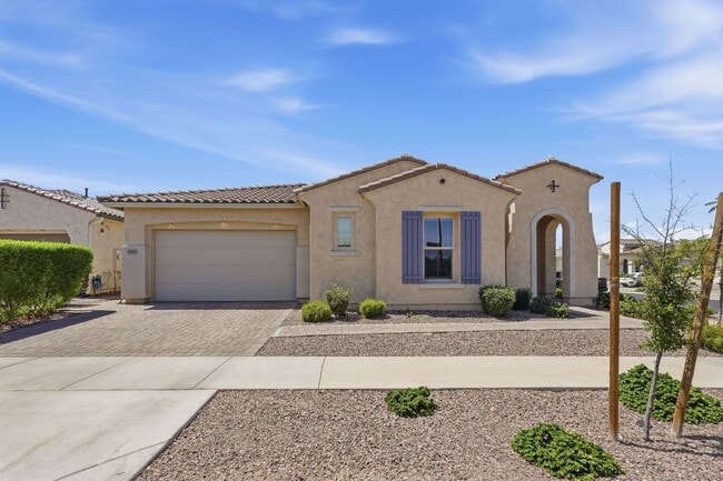 Building Photo - 10631 E Thatcher Ave