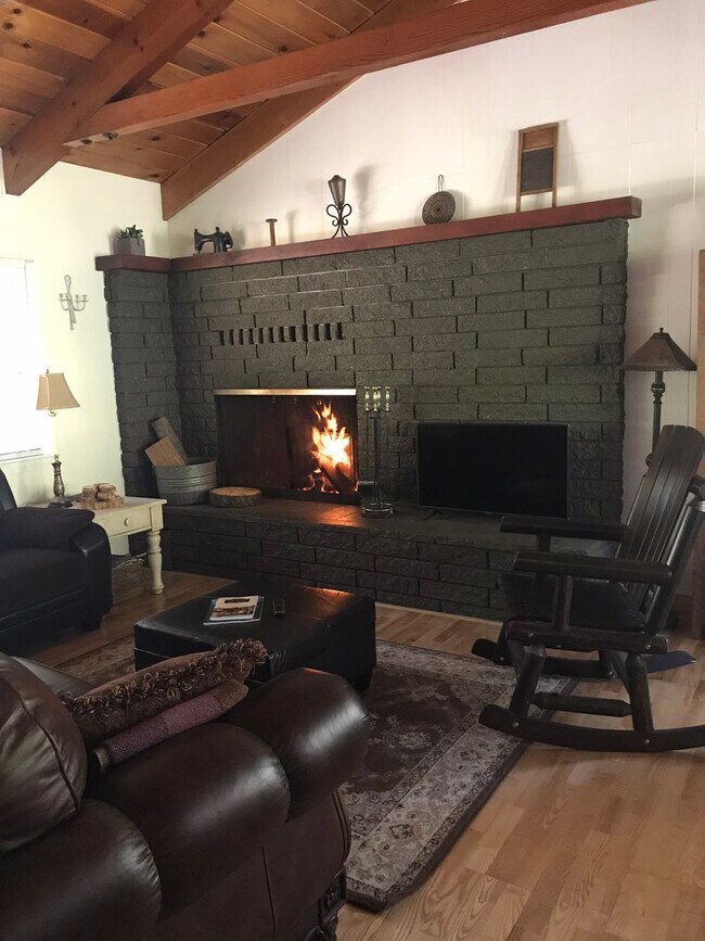 Building Photo - LONG-TERM RENTAL: Available in June! Enjoy Peaceful Rubicon!