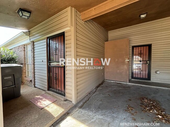 Foto del edificio - 2203 Goldbrier Ln