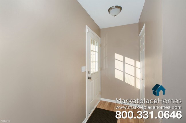 Building Photo - 1400 Hunters Ridge Dr