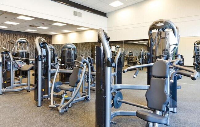 Building Photo - 846 W Blackhawk St