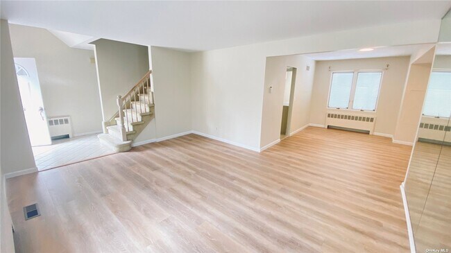 Foto del edificio - 47 Tyrconnell Ave