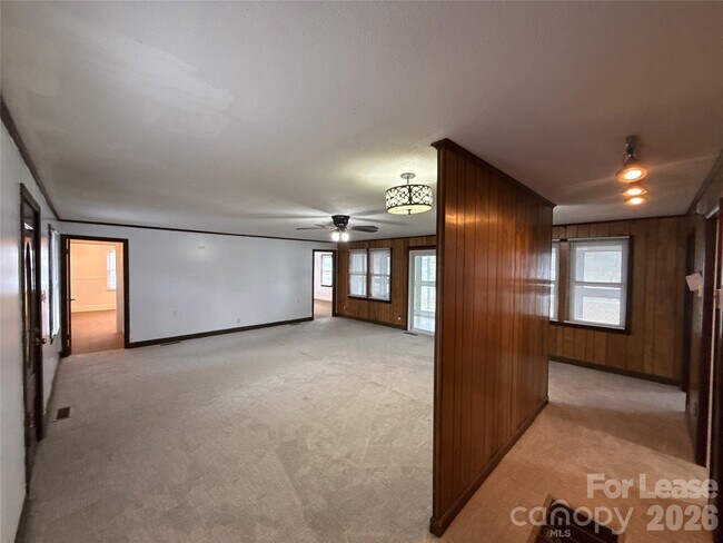 Foto del edificio - 3628 Brooks Ln