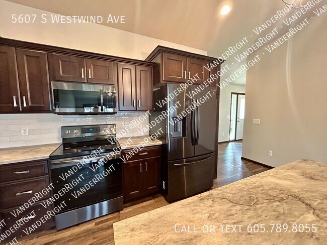 Foto del edificio - 5607 S Westwind Ave