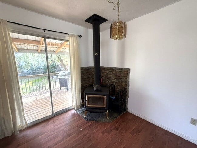 Building Photo - 1385 Suncrest Ct