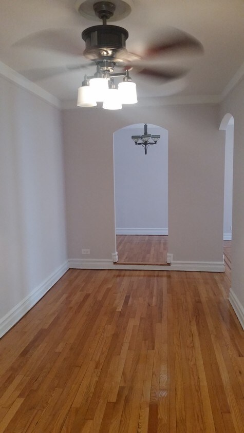 Foto principal - 1755 E 13th St