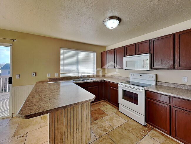 Building Photo - 373 W 2200 N