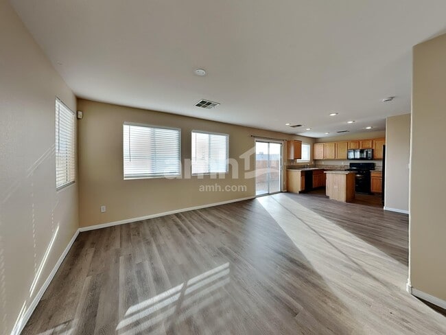 Foto del edificio - 8440 Walker Gardens Pl