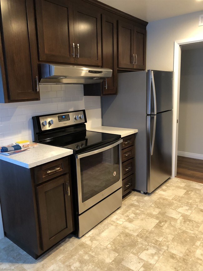 Foto del edificio - 3600 Crestmoor Dr