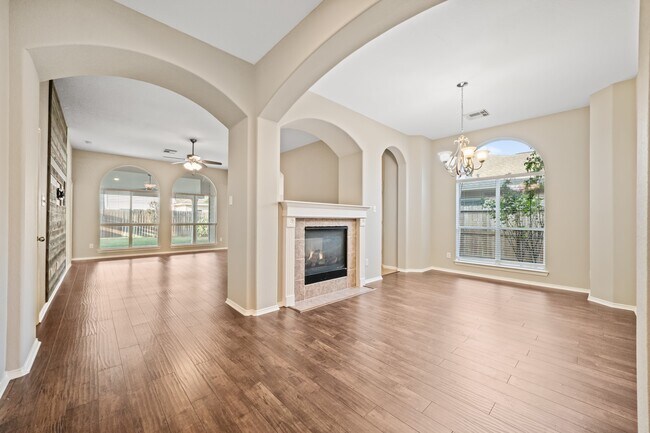 Foto del edificio - 17218 Double Lilly Dr