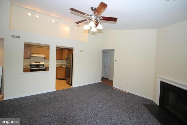 Photo - 2604 Beacon Hill Dr Apartment