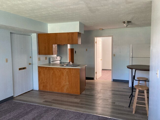 KITCHEN - 1635 Watervliet Ave