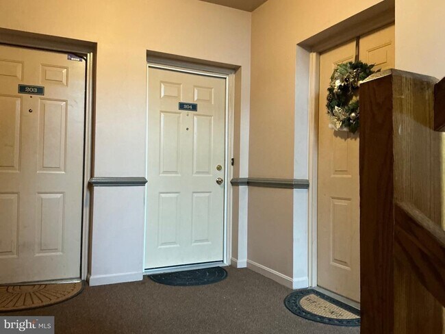 Foto del edificio - 2020 Alice Ave