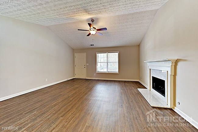 Foto del edificio - 650 Chatham Park Dr