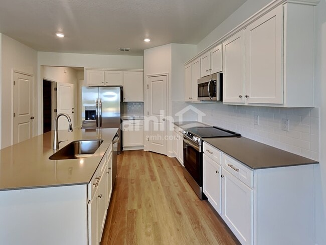 Building Photo - 37778 Dusty Saddle Ln