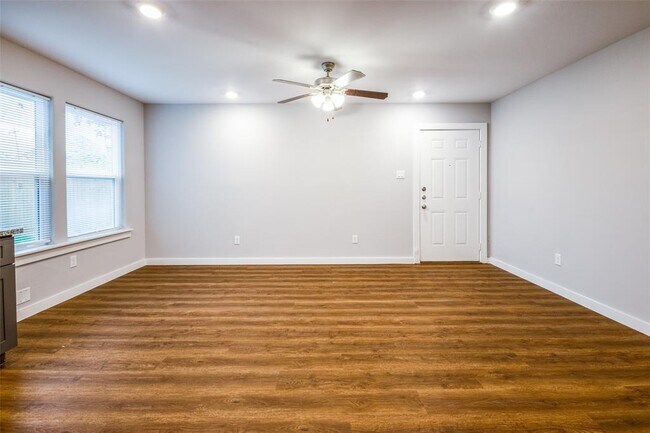 Building Photo - 8643 Sunderland Rd