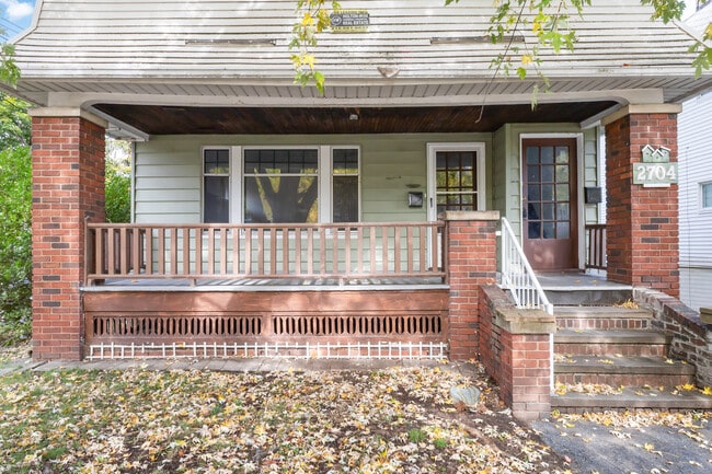 Foto del edificio - 2704 Natchez Ave