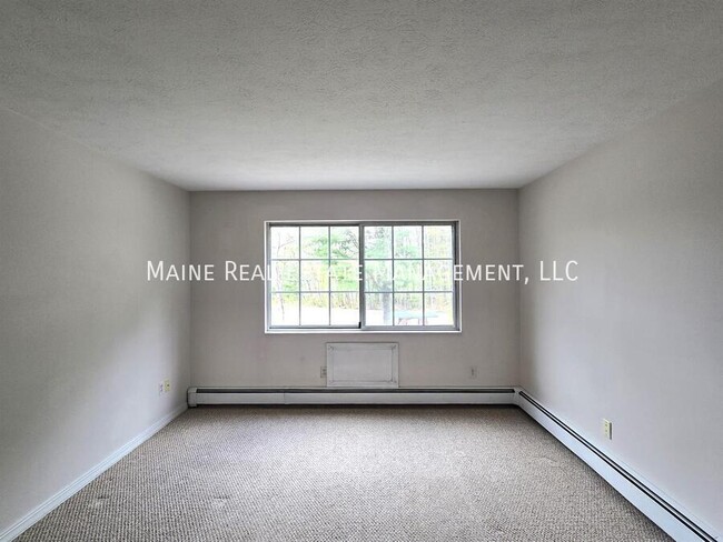 Building Photo - 20 Tall Pines Dr
