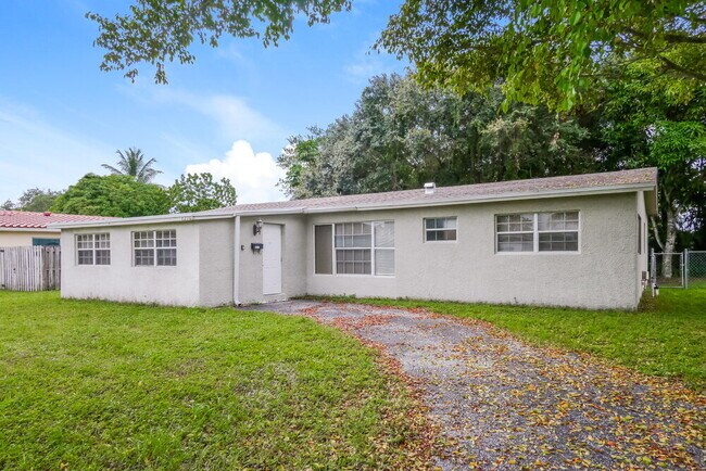 Foto del edificio - 6210 NW 13th St