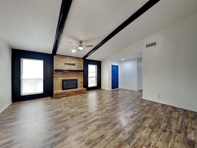 Foto del edificio - 5106 Woodmeadow Dr