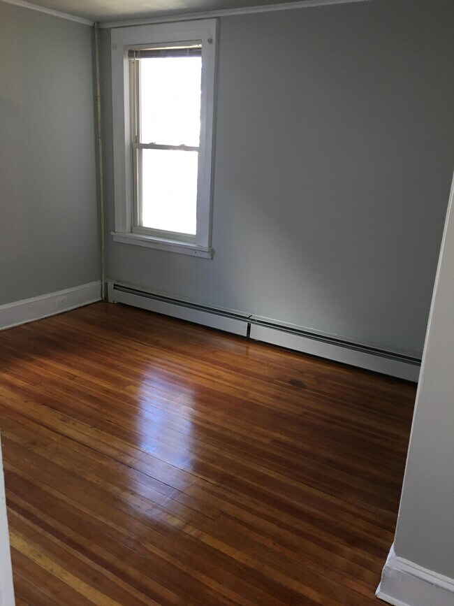 Building Photo - 372 Prospect Ave