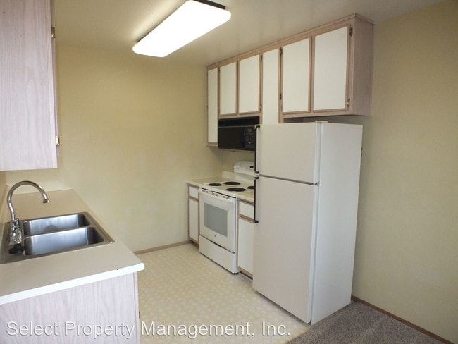 Building Photo - 3384 La Canada Dr
