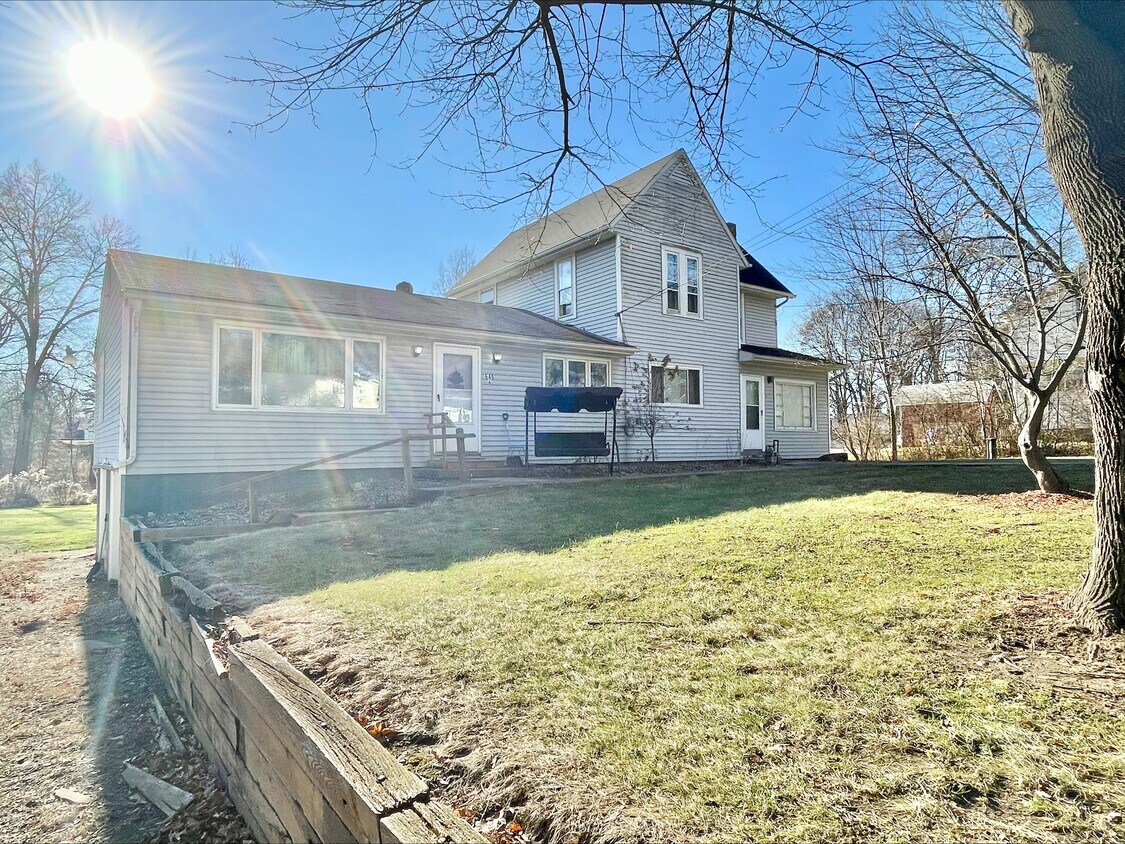 646 Woodland St SW Unit C, Hartville, OH 44632 Apartments in Hartville, OH