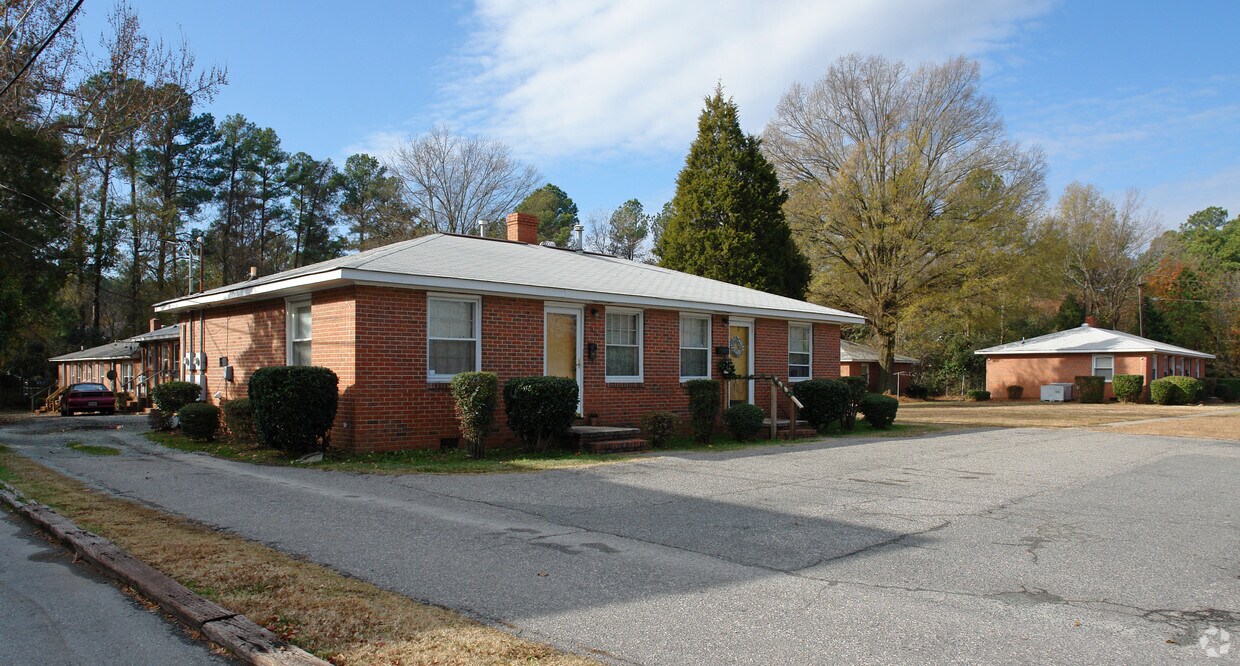 Primary Photo - 3515 N Roxboro St