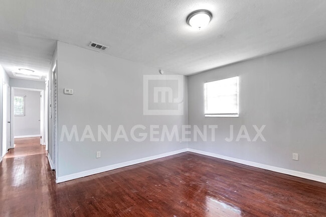 Building Photo - 2128 W 15th St