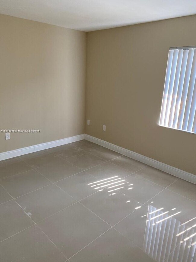 Foto del edificio - 5650 W 26th Ct