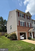 Building Photo - 61 Sire Way