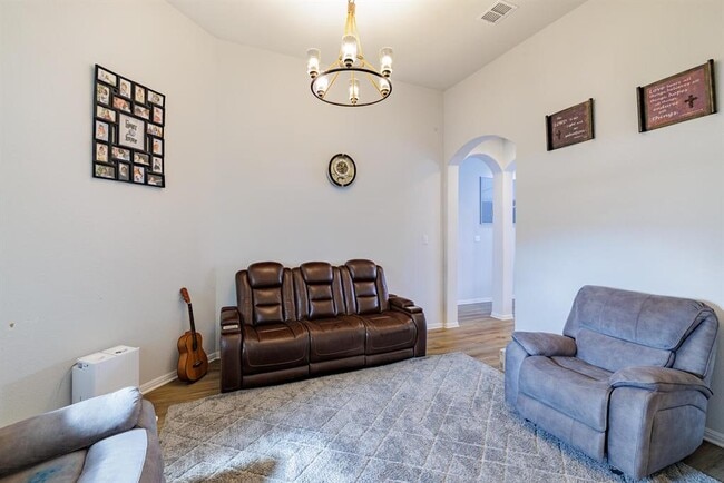 Building Photo - 1913 Equine Rd