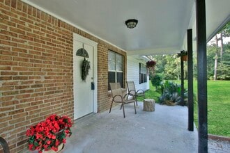 Building Photo - 17078 Oak Grove Ln Building Photo - 17078 Oak Grove Ln