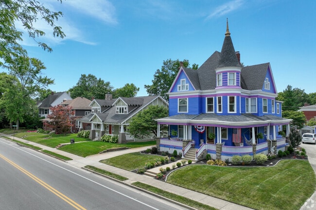 Homes in Ellsworth Romig boast beautiful and creative colors.