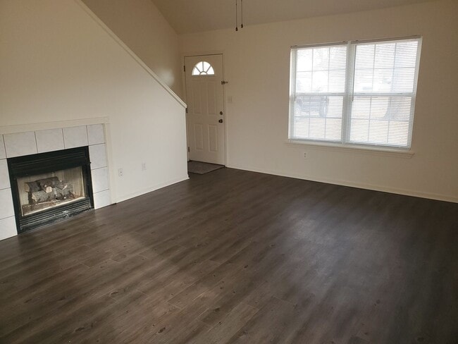 Building Photo - 4818 Prairie Cir