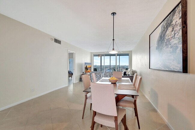 Foto del edificio - 3100 S Ocean Blvd