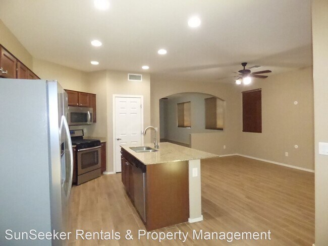 Building Photo - 3 br, 2 bath House - 18271 W Sunnyslope Lane