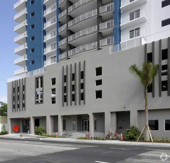 Stadium Tower Apartments Miami Fl Stadium Tower Apartments