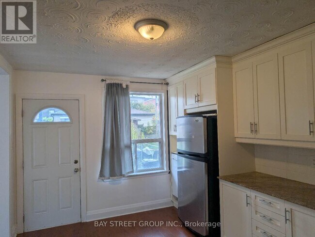 Photo du bâtiment - 209 Silverthorn Ave