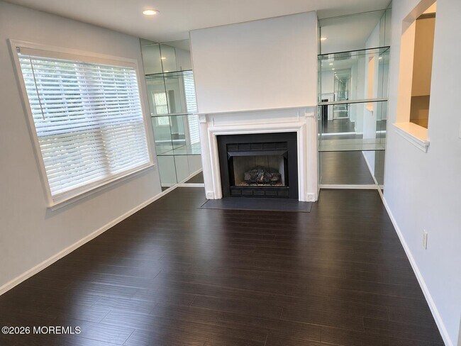 Foto del edificio - 761 Banyan Ct