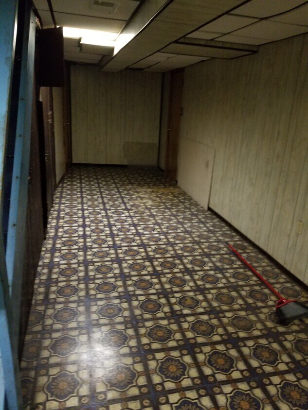 Building Photo - 1305 Hill Ave