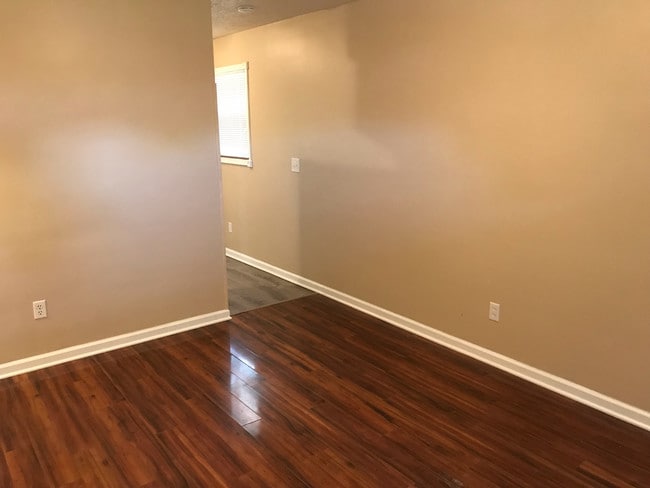 Building Photo - 2550 9th Ct