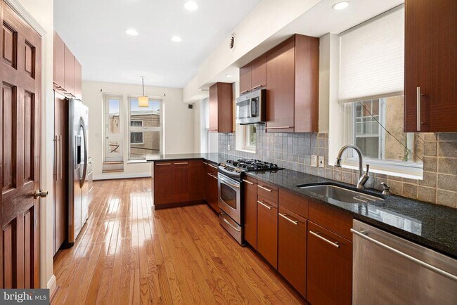Foto del edificio - 841 N 26th St