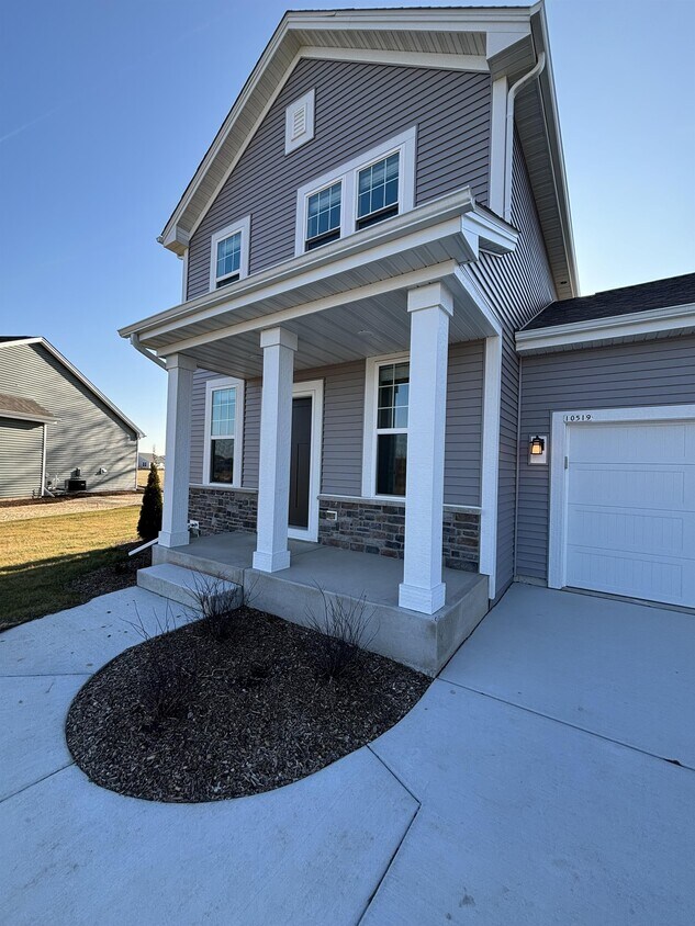 Foto principal - 10519 Button Bush Dr